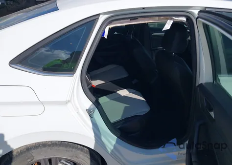 2019 Volkswagen Jetta 1.4T R-Line/1.4T S/1.4T Se z USA, uszkodzony, nr VIN 3VWC57BU2KM086772